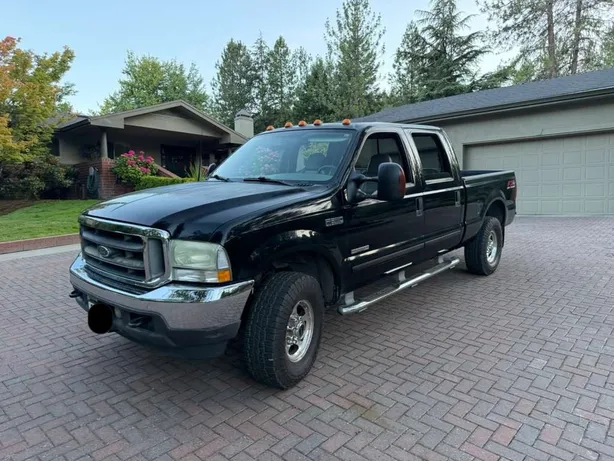 2003 Ford F-250 Super Duty Lariat Crew Cab