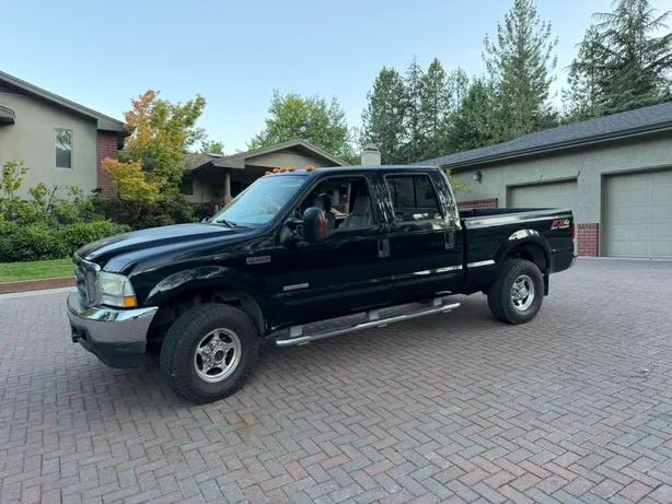 2003 Ford F-250 Super Duty Lariat Crew Cab
